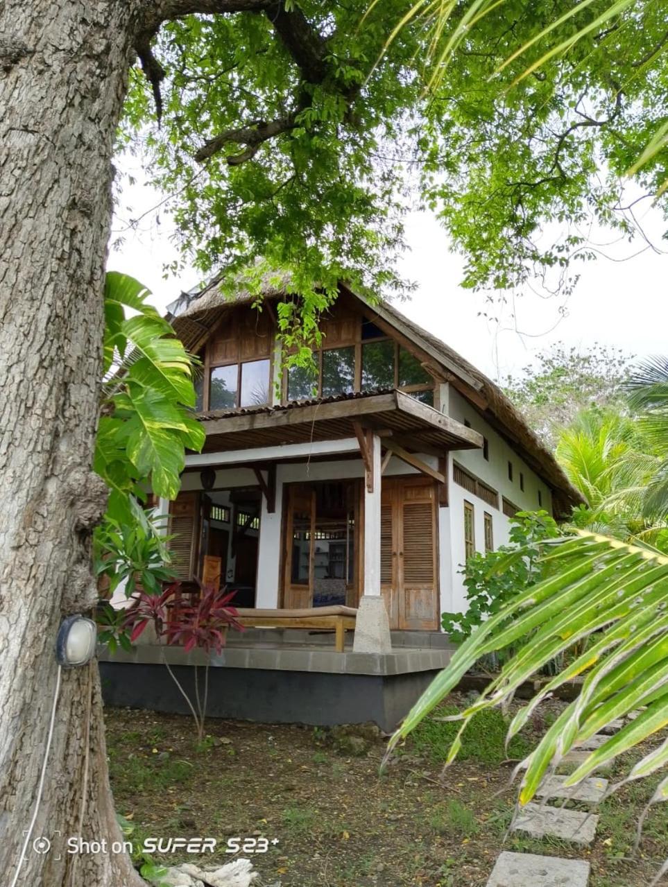 Villa Watumita Hitokalak Exterior foto